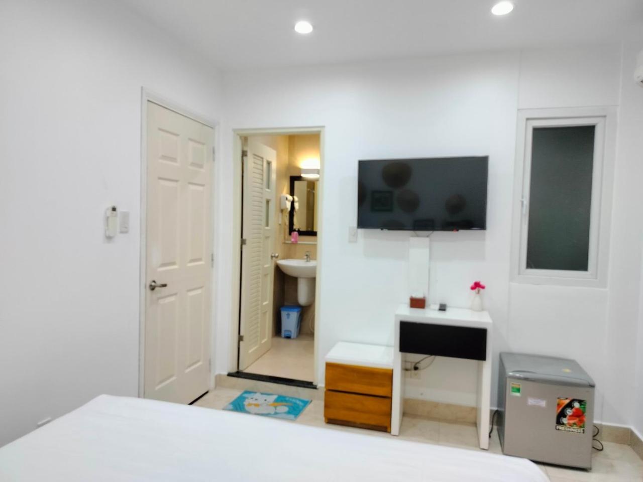 Adventure Hotel Ho Chi Minh City Exterior photo
